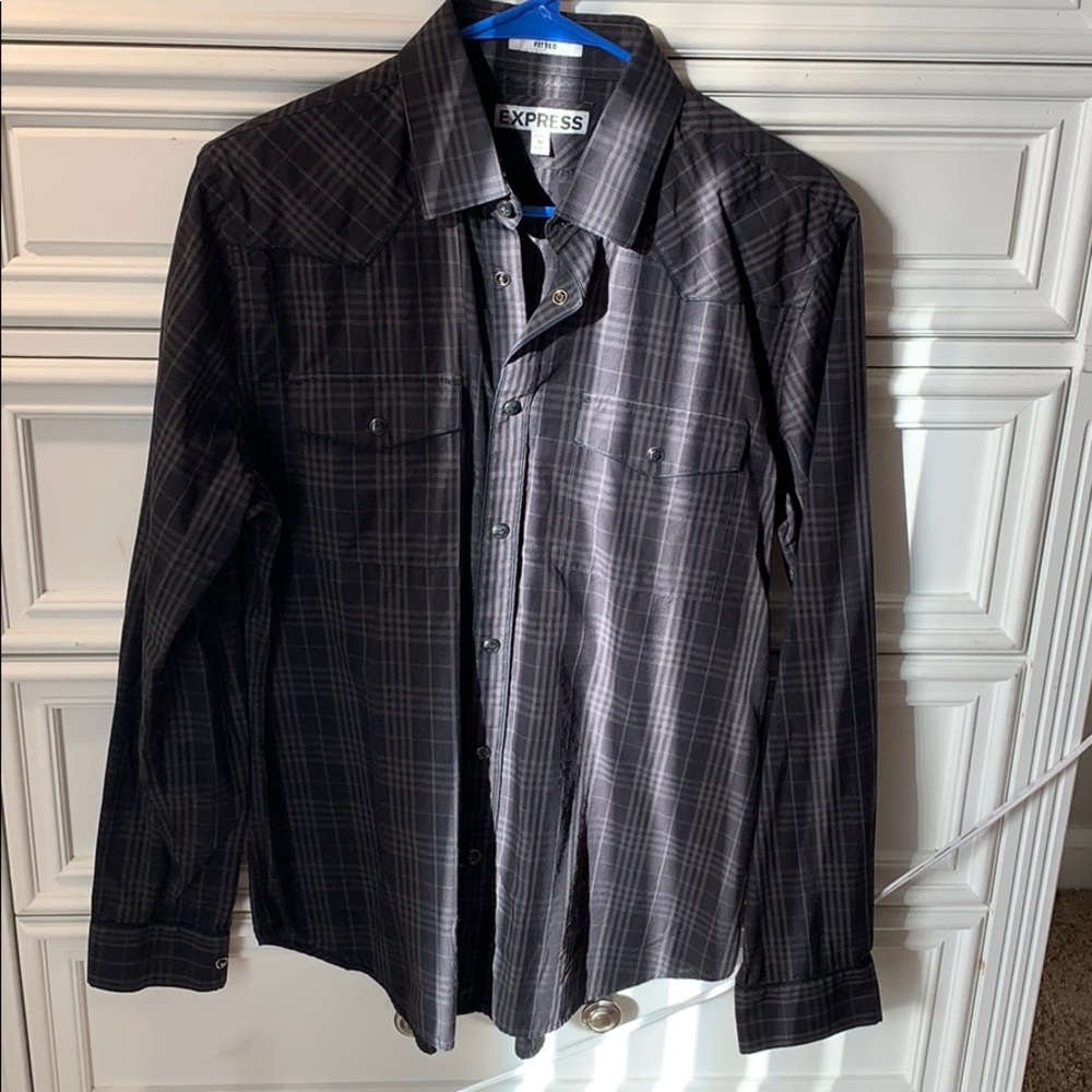 Men’s button down black shirt